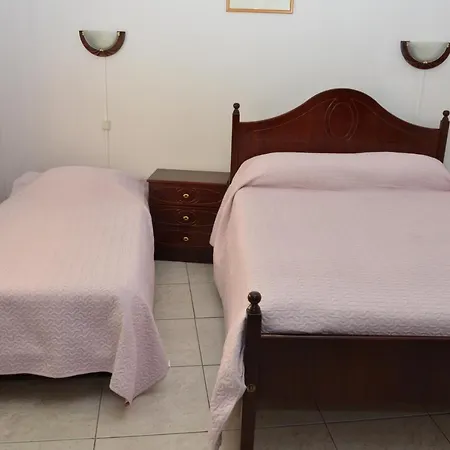 Local Manuel Da Parreira بيت ضيافة فيغيورا دا فوز