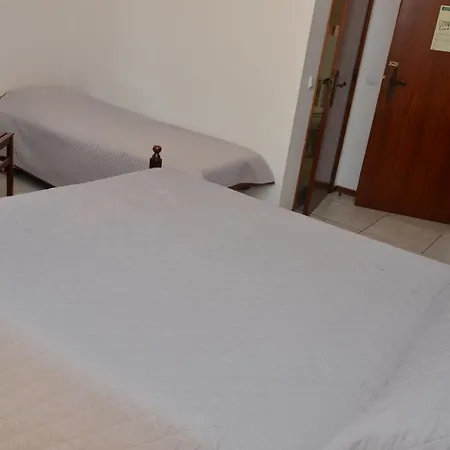 Local Manuel Da Parreira בית הארחה פיגואיירה דה פוז